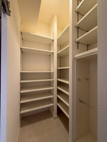 プライムアーバン堺筋本町の収納