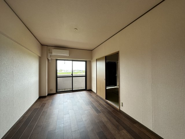 アンシャンテの洋室