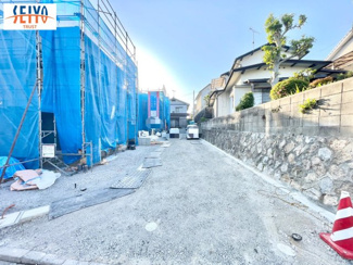 【前面道路含む現地写真】