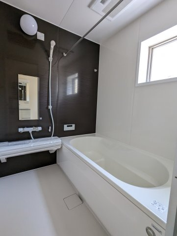 日立市相田町５期の浴室|足が伸ばせる浴槽で１日の疲れを癒してください～！リラックスタイムをお過ごしください～