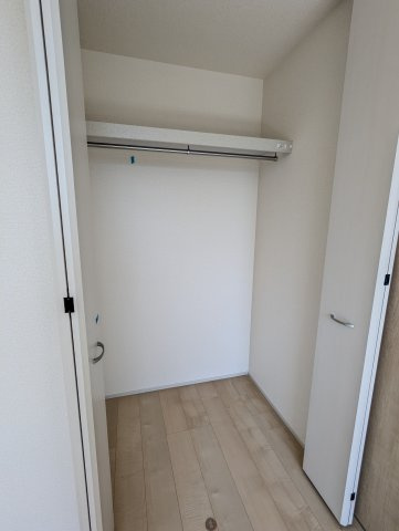 日立市相田町５期の収納|奥行きのある収納には、衣類や小物などすっきりとしまっていただけます！