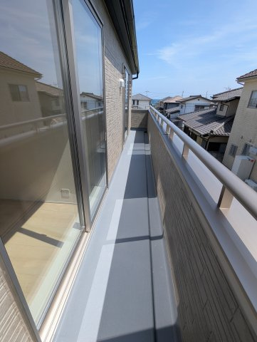 日立市相田町５期のバルコニー|晴れた日はたくさんの洗濯を干すことが出来てバルコニーが広いのは魅力的です～♪