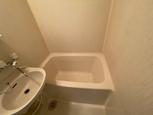 第三東ビル　の浴室