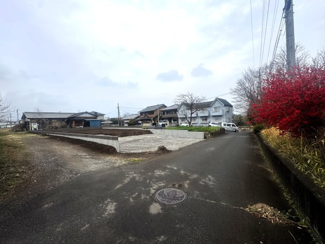 新築　高崎市上豊岡町第4　Livele Garden.S　1号棟の前面道路含む現地写真|現地写真　東側接道幅員約4.4ｍ　南側接道幅員約2.9ｍ　