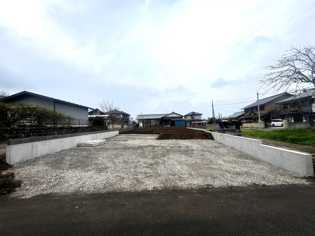 新築　高崎市上豊岡町第4　Livele Garden.S　1号棟の駐車場|現地写真　駐車スペースは並列4台+1台現地写真分可能です！

