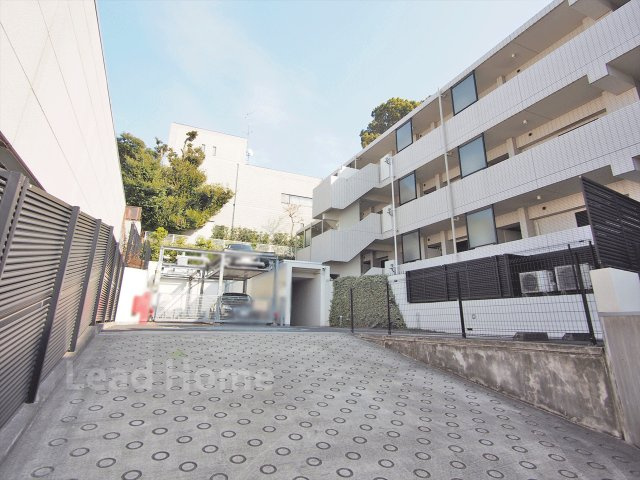 【駐車場】 | ウェリス用賀