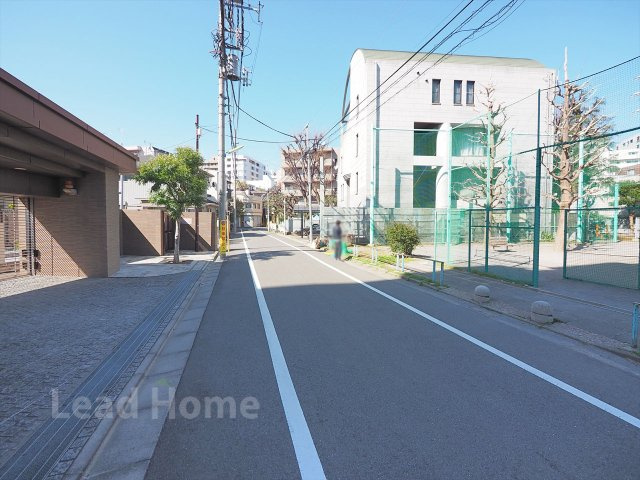 【その他】 | シャリエ三軒茶屋 | 前面道路