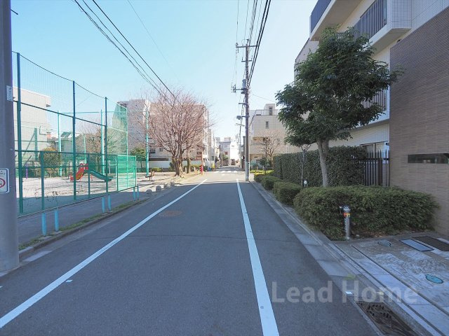 【その他】 | シャリエ三軒茶屋 | 前面道路