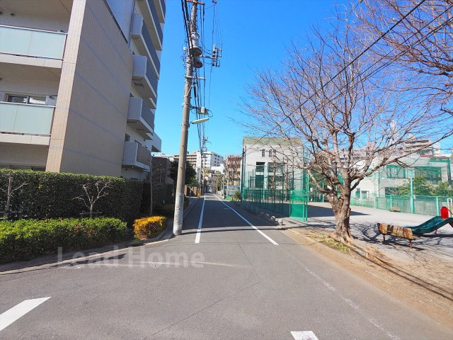 【その他】 | シャリエ三軒茶屋 | 前面道路
