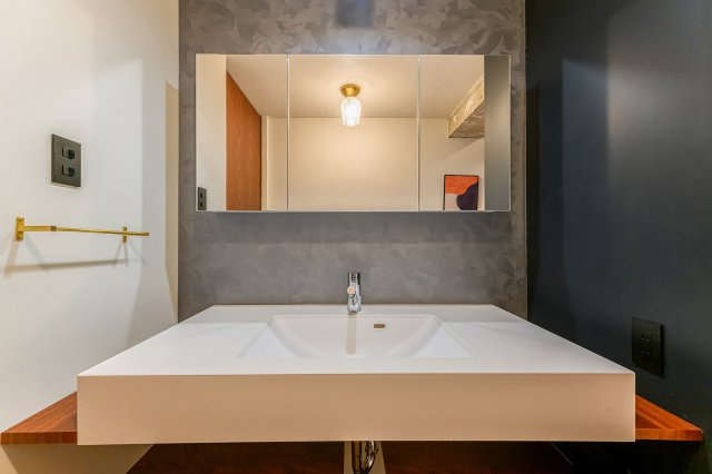 【独立洗面台】 | パシフィックニュー自由が丘 | スタイリッシュな独立洗面台。