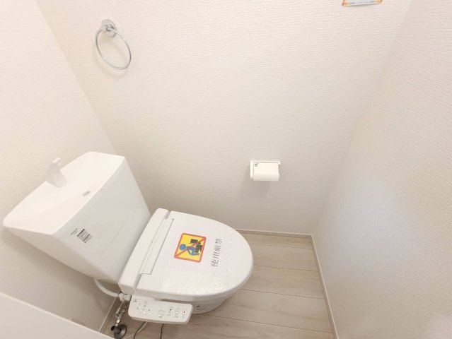 【LIGARE】小山市土塔 第8期 全1棟のトイレ|〇トイレ〇
感染病の予防もできる温水洗浄便座トイレ。毎日清潔＆やさしい使い心地です。
※2026年3月撮影
