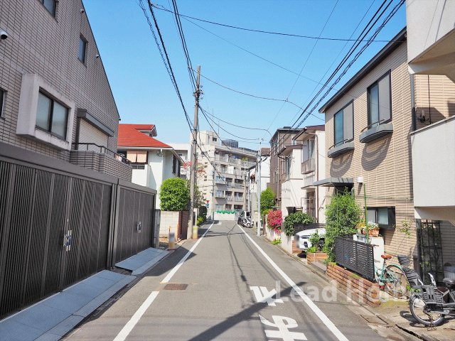 【前面道路含む現地写真】 | 世田谷区下馬1丁目