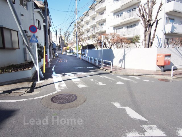 【その他】 | マンションニュー池尻 | 前面道路