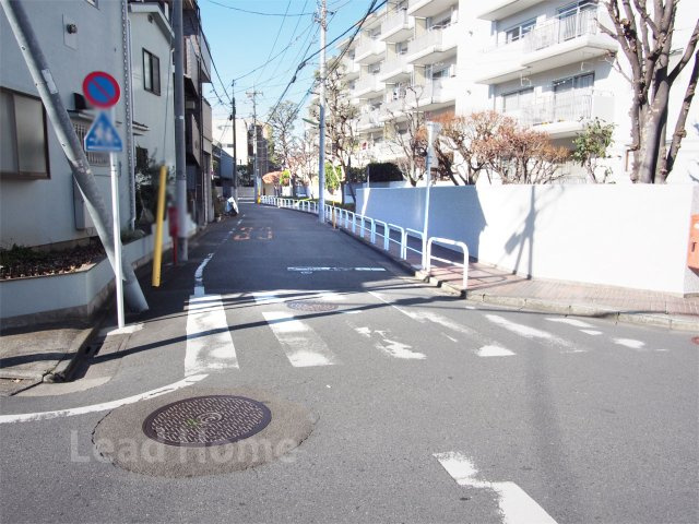 【その他】 | マンションニュー池尻 | 前面道路
