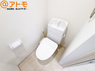 【トイレ】 | 葵区南田町　中古戸建 | 年代を問わず使いやすい洗浄機能付きのトイレ♪肌への負担をも減らせるのでお子様の敏感なお肌も安心！