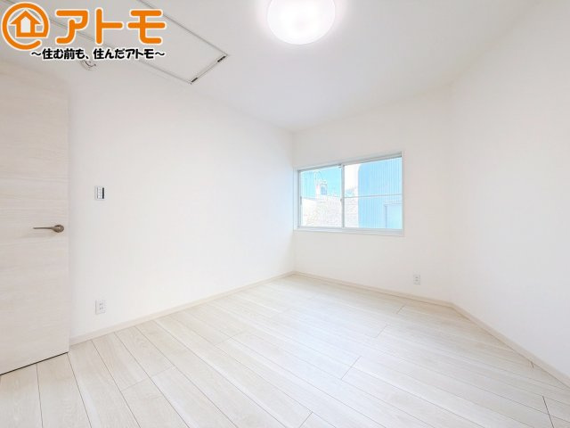 【寝室】 | 葵区南田町　中古戸建 | 毎日すごす部屋の広さや陽当りも気になるポイントですね！現地で体感してみてください♪
