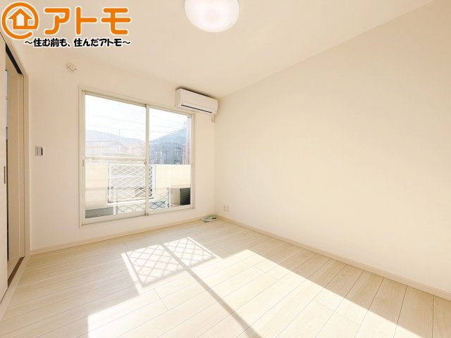 【子供部屋】 | 葵区南田町　中古戸建 | 壁と床がシンプルな色合いだからこそ自分だけの空間を作れます♪お部屋作りのイメージは順調でしょうか♪