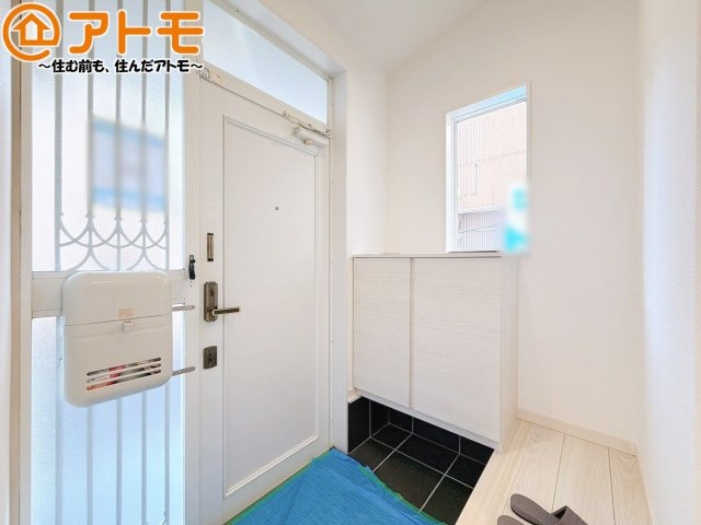 【玄関】 | 葵区南田町　中古戸建 | 玄関は収納付きで使い勝手良好♪見た目もすっきり♪