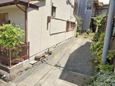 【前面道路含む現地写真】 | 山科区西野大手先町　中古戸建（二世帯住宅）