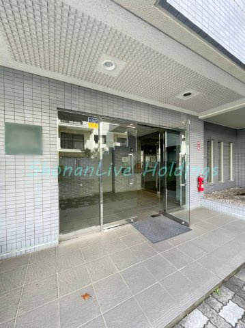 藤沢市藤沢２丁目の賃貸マンションのエントランス