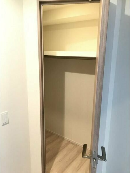 プラウドタワー栄の収納