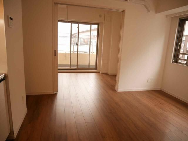 グランデュール富士の居間・リビング