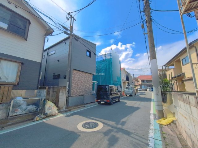 ふじみ野市上福岡４丁目の新築一戸建の前面道路含む現地写真|北東側6m公道です。