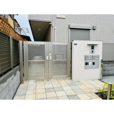 【エントランス】 | トゥザウェスト