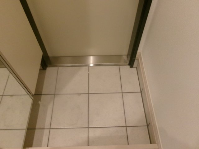 コート・ロッソの玄関