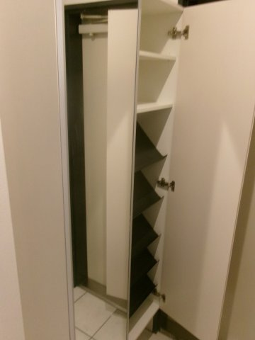 コート・ロッソの収納