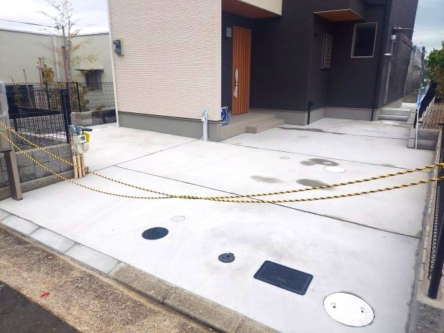 宝塚市山本西1丁目新築一戸建の駐車場