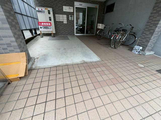 ノアール　リシェの駐車場