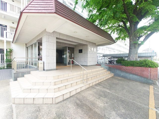 令和７年１２月リフォーム済み◆南西向き陽当たり良好２ＬＤＫ◆桂川ハイツ２号館|エントランス