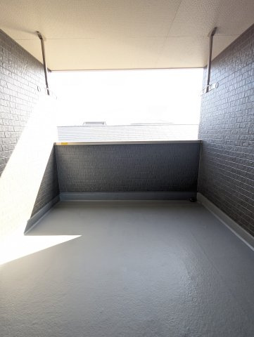 日立市森山町9期のバルコニー|晴れた日はたくさんの洗濯を干すことが出来てバルコニーが広いのは魅力的です～♪（同施工物件）