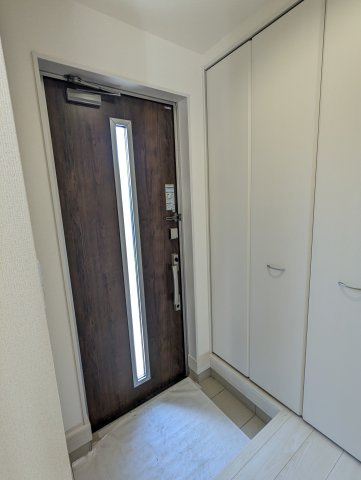 日立市森山町9期の玄関|白を基調とした明るくスッキリ玄関～（同施工物件）