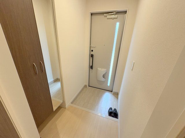 サニーデイズⅡの玄関|収納もある玄関です