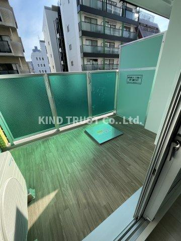 ビガーポリス452天神橋一丁目Ⅱのバルコニー|外からの目が気にならないバルコニーで洗濯物が干せます