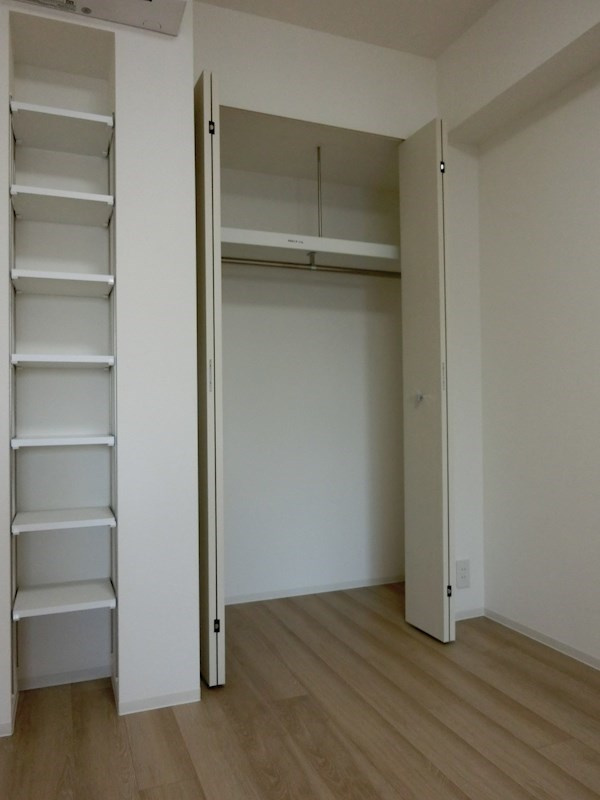 新品家具付きマンション日本橋蛎殻町3(KaGood東京)の収納