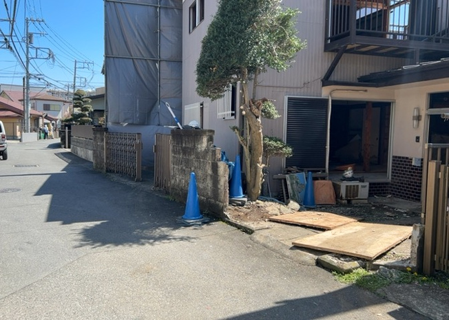 【外観】 | 土地の面積＝住宅面積ではありません。建ぺい率の問題などで、土地のある場所によって住宅を建てられる面積は限られています。高さもしかり、「土地」という言葉の中には、建築条件も含まれると考えておきましょう。