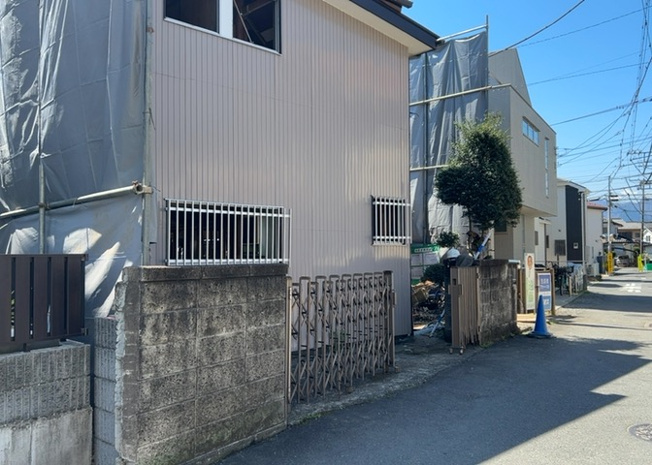 【外観】 | 物件の詳細については、現地を見てわかること以外に、役所や法務局などで調べないとわからないことがあります。そのため、現地に行く場合は、もしこの物件を買ったらどのような生活ができるかをイメージしましょう。