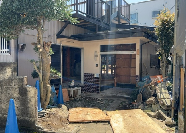 【外観】 | 人が暮らすうえで日光は大切な要素となります。日当たりの良さは譲れないポイントですね。併せて近くに大きな建築物の建築予定がないか、あるいはそれが可能な土地が近くにないか事前に確認することもお勧めします。
