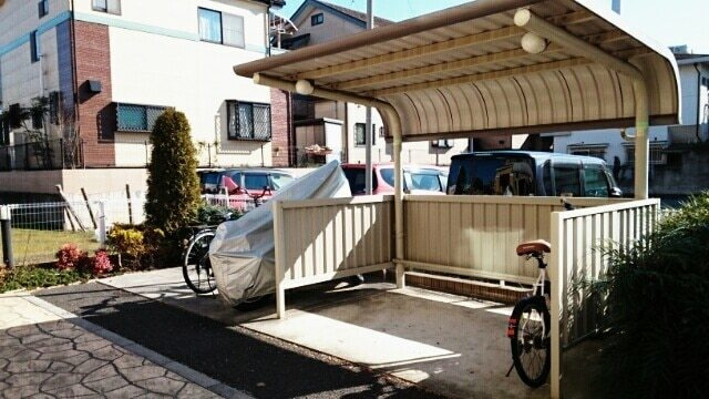 ライカム弐番館のその他共用部分|敷地内駐輪場。