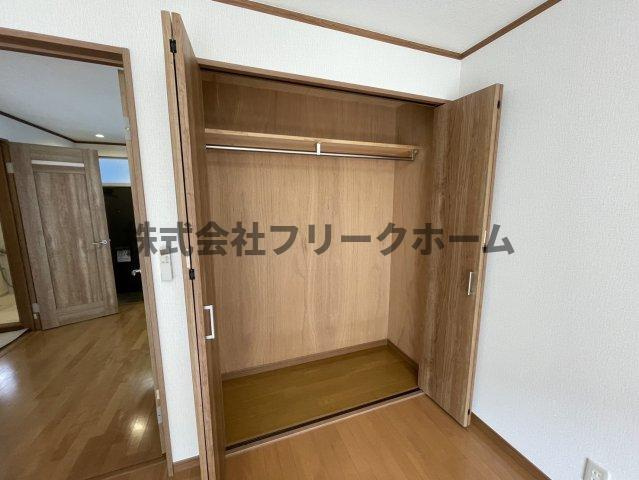 三鷹市上連雀４丁目の賃貸マンションの収納