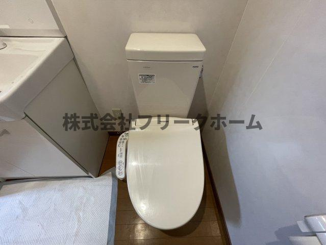 三鷹市上連雀４丁目の賃貸マンションのトイレ