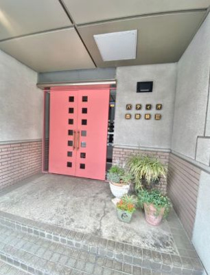 【エントランス】 | パティオ西池袋Ⅲ | 清潔なエントランスです