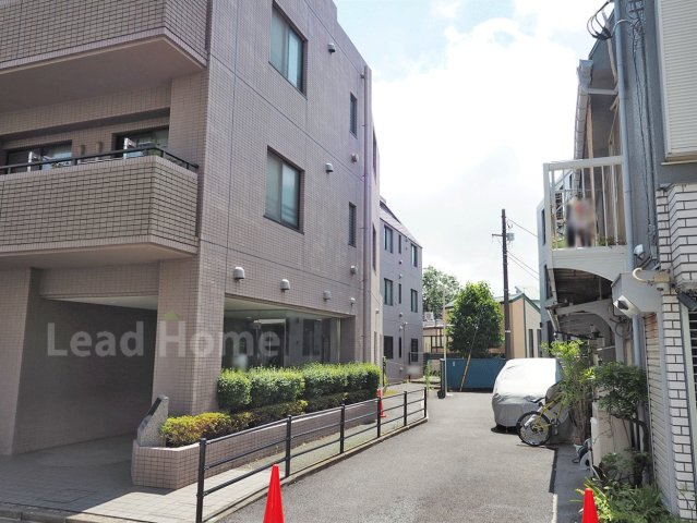 【その他】 | アルテシアン広尾 | 前面道路