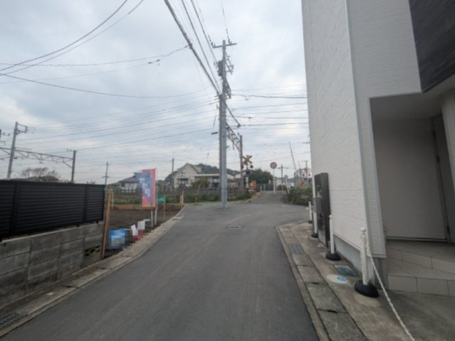 海まで徒歩1２分！魅力的な立地　建築条件付の前面道路含む現地写真|前面道路