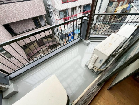 中総持寺貸店舗のバルコニー