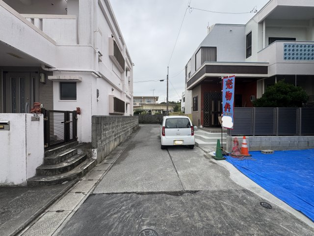 西原町小那覇（限定1棟）の前面道路含む現地写真|※南西側道路4m～4.5m♪