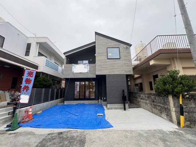 西原町小那覇（限定1棟）の外観パース|1号棟　並列駐車2台完備♪